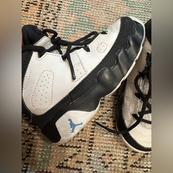 Air Jordan 9 Retro Black and White Baby Boy’s Sneakers Tennis Shoes - Picture 2 of 7